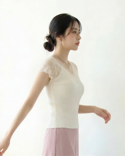 蕾絲V領 細羅紋修身 顯肩短袖T恤-淺米色-XL