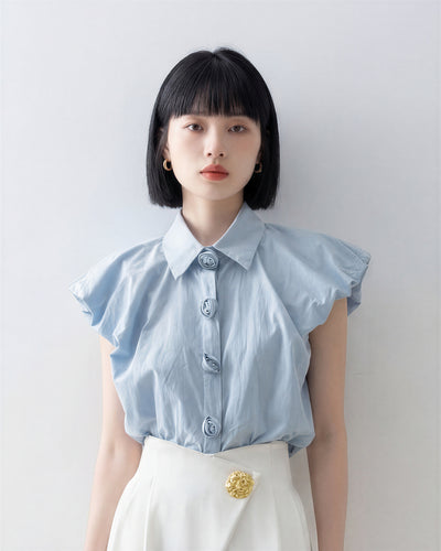 荷葉飛袖 立體花扣 直筒短袖襯衫-淺藍色-L