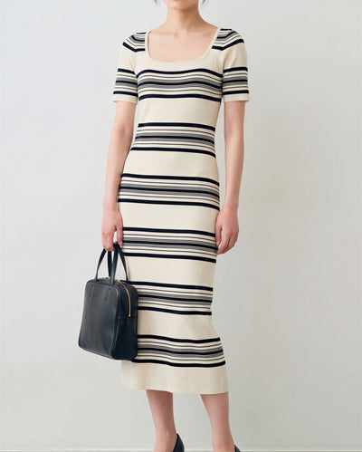 方領條紋修身包臀連身裙-淺米色-均碼