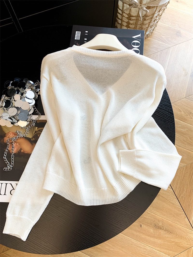 「秋季新品 」白色V領刺繡短版針織開襟衫