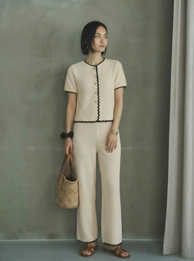 淺米色波浪滾邊短袖上衣+寬褲長褲兩件套