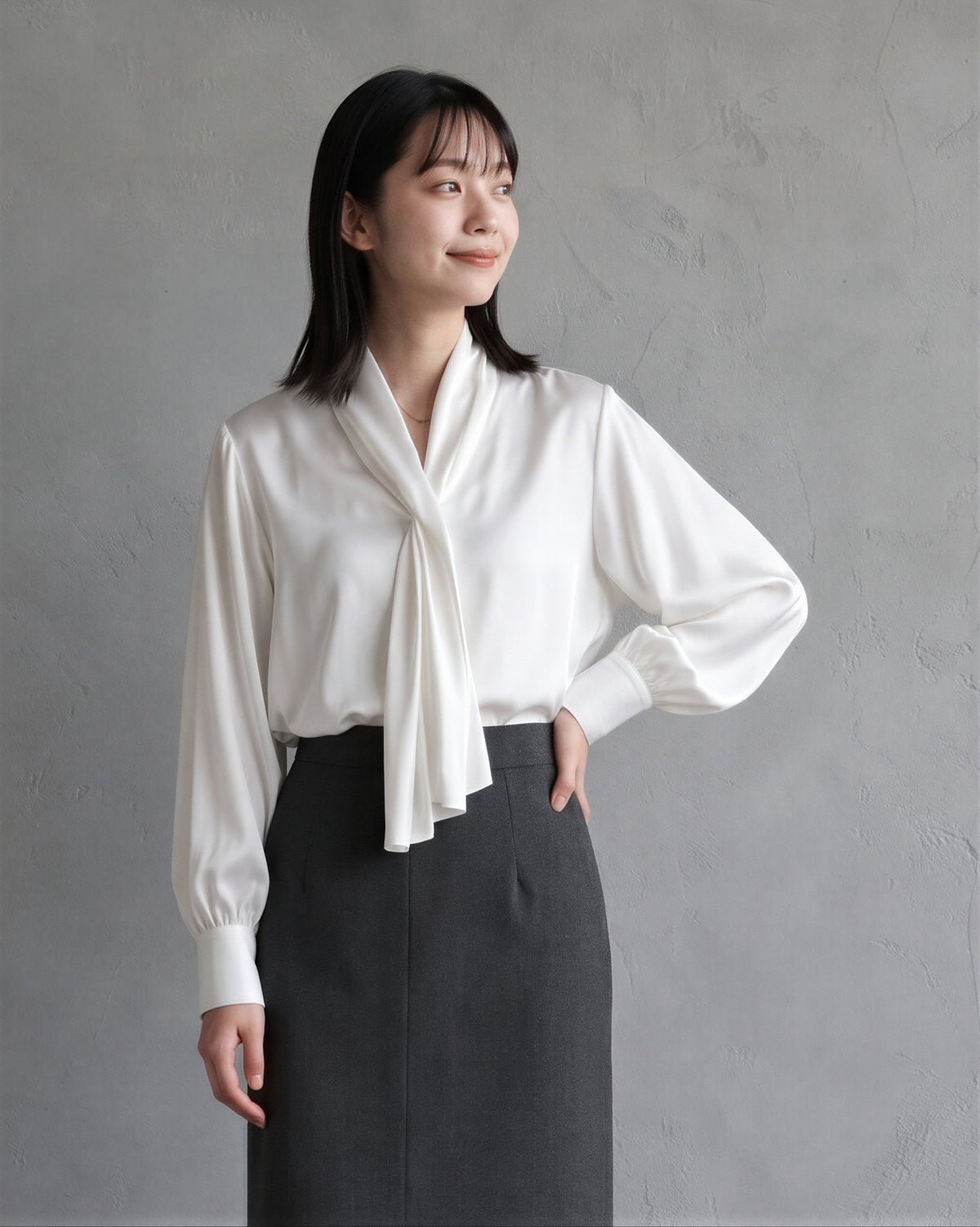 「秋季新品 」「兩色」 M-L  飄帶領垂墜感 | 優雅通勤風寬袖長袖襯衫