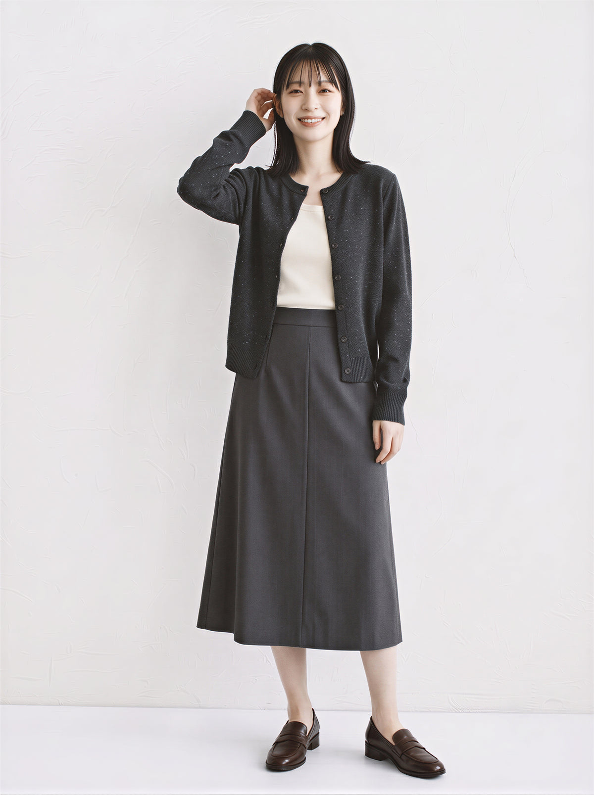 「秋季新品 」「兩色」圓領滿版印花淺米色針織開襟衫