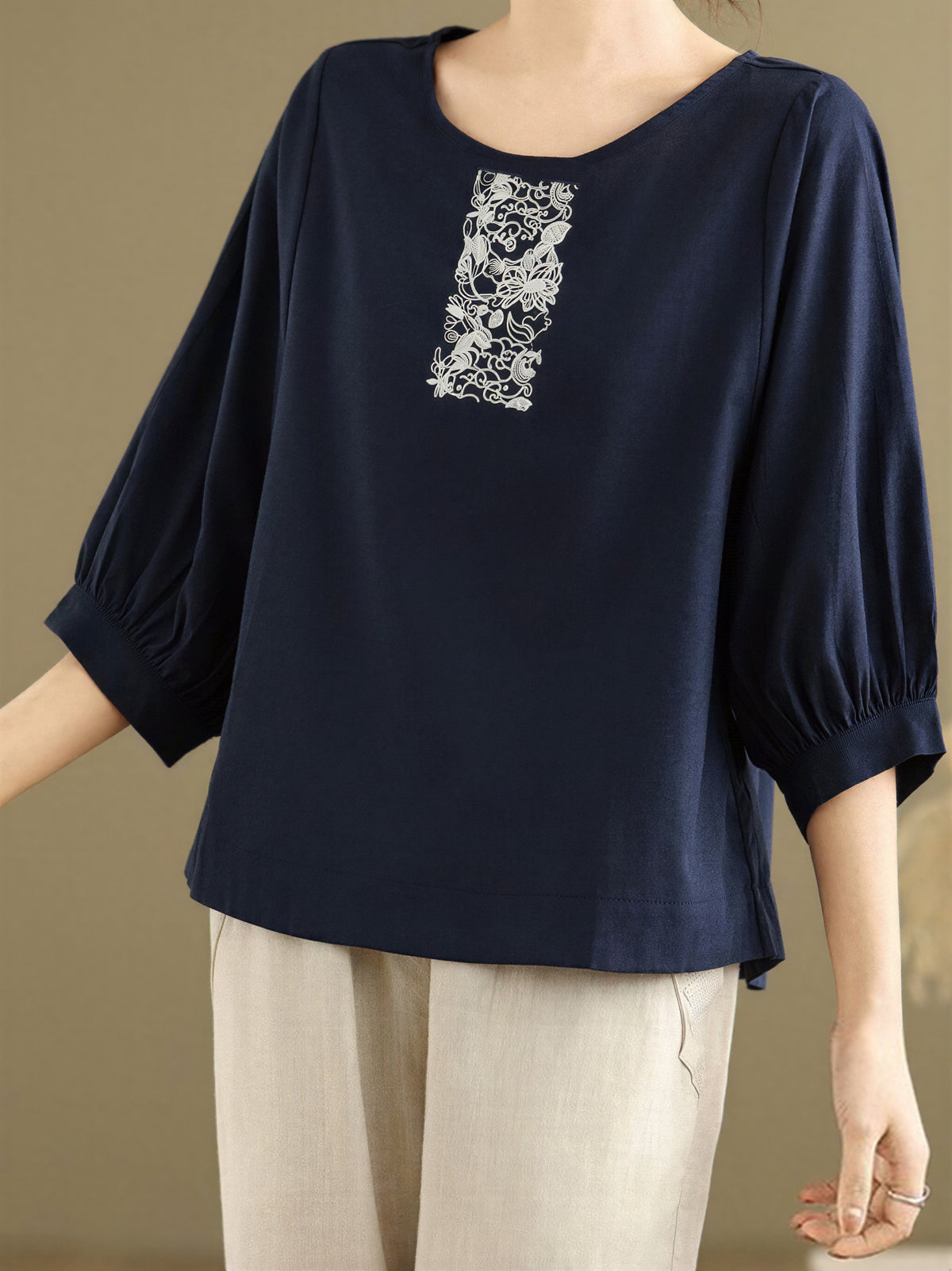 刺繡拼接燈籠袖T恤