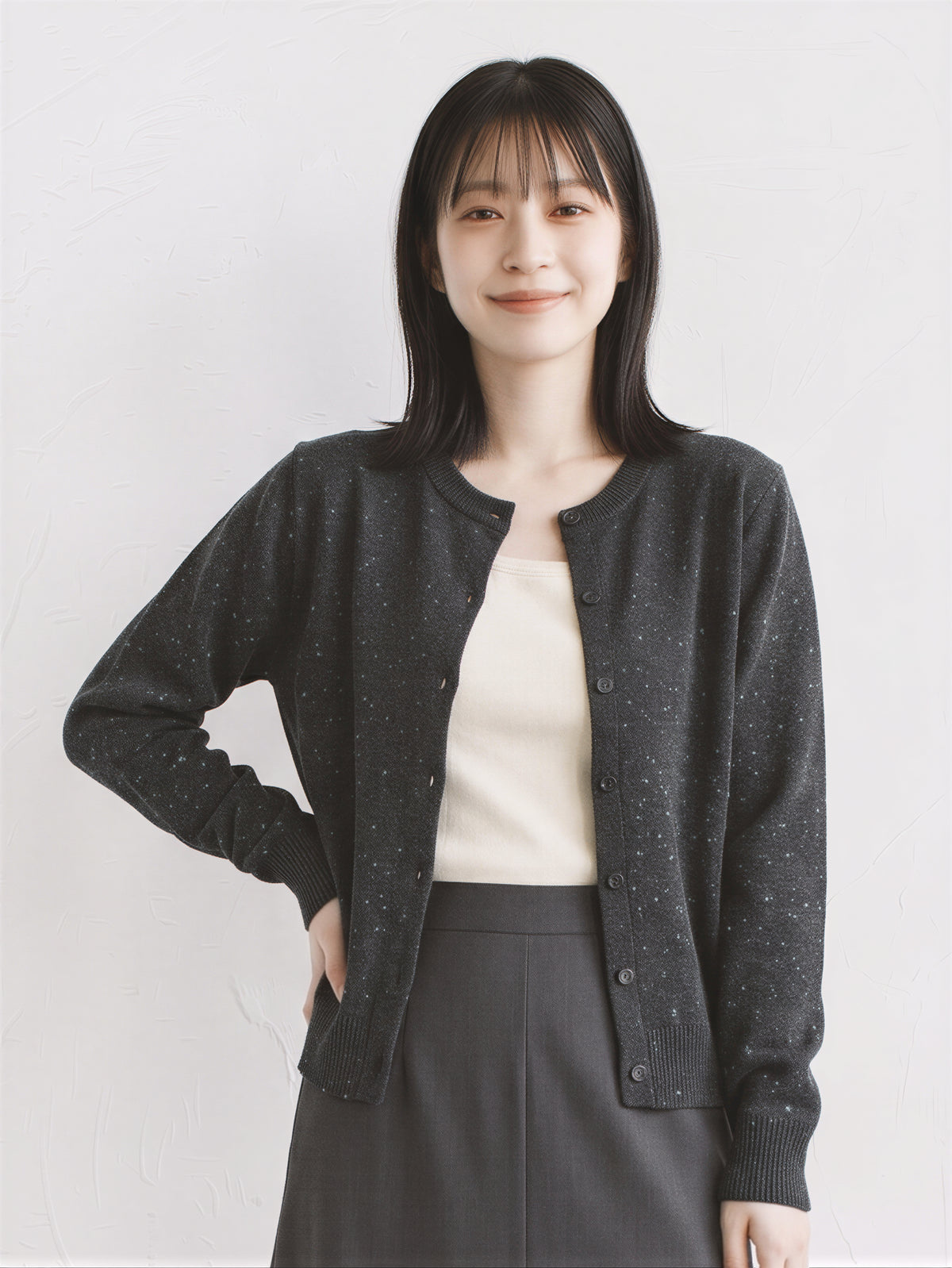 「秋季新品 」「兩色」圓領滿版印花淺米色針織開襟衫