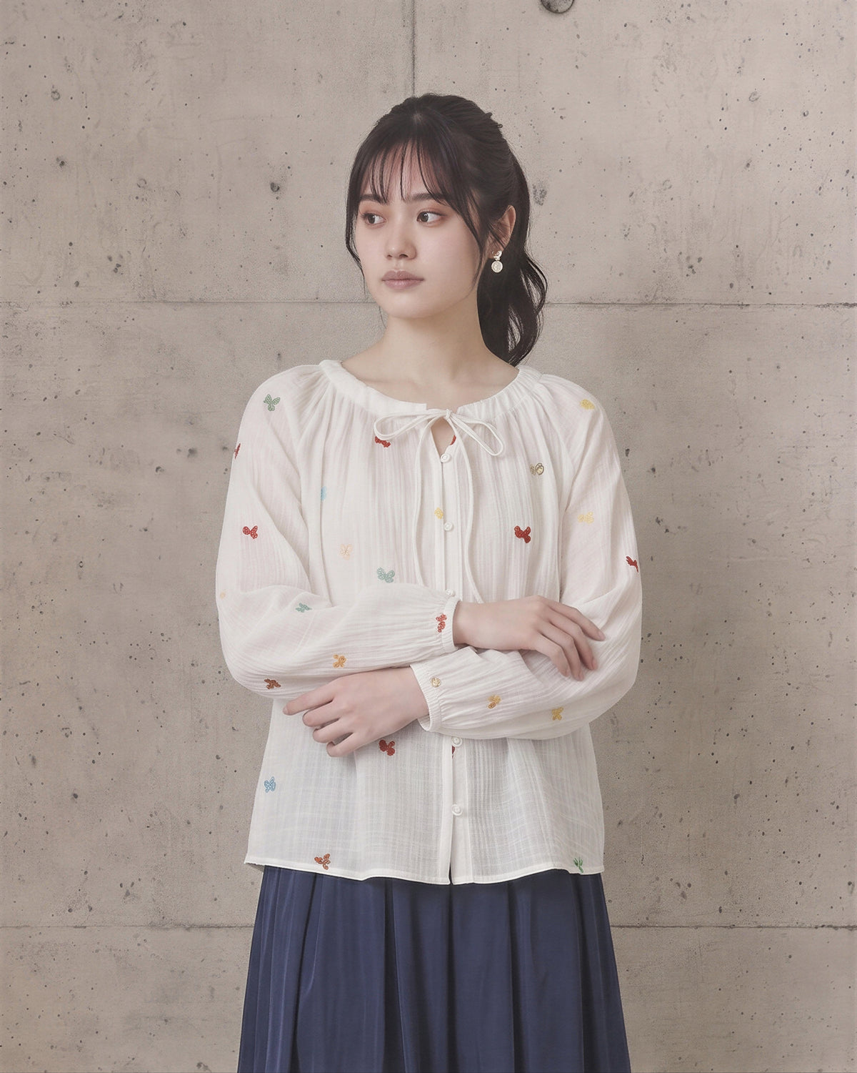 S-XL 白色荷葉邊 | 綁帶刺繡襯衫