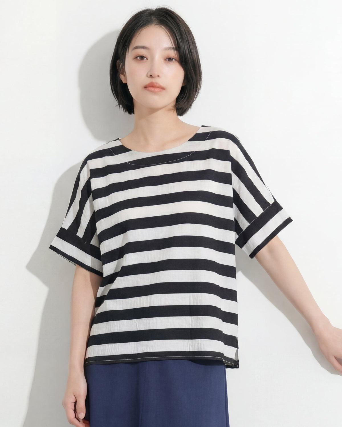 黑色寬條紋寬鬆落肩T恤-黑色-2XL