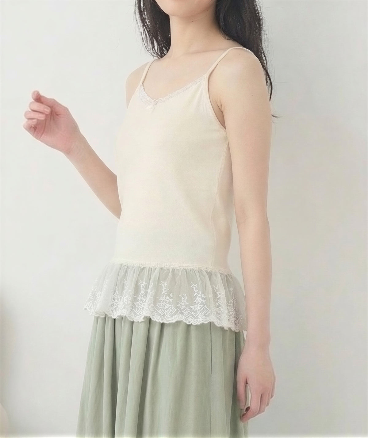 蕾絲U領細肩帶背心