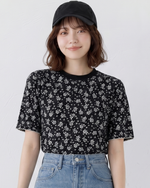 日系刺繡碎花，寬鬆短袖設計感百搭上衣