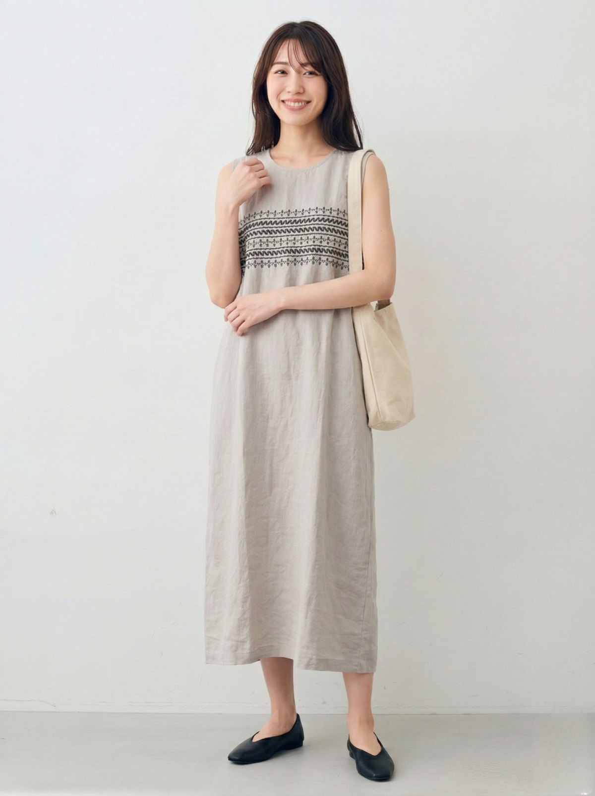 橫向刺繡拼接直筒無袖背心洋裝