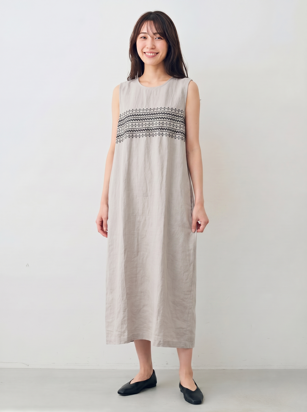 橫向刺繡拼接直筒無袖背心洋裝