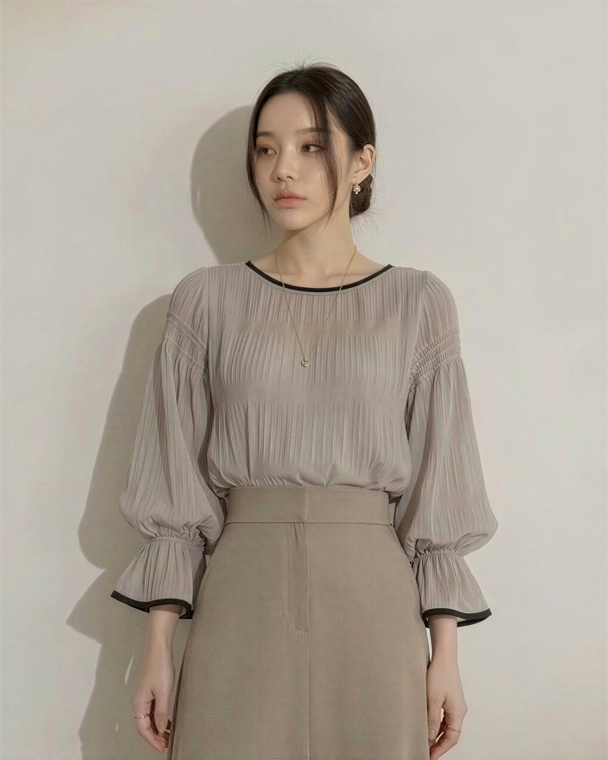 壓褶燈籠袖撞邊雪紡上衣