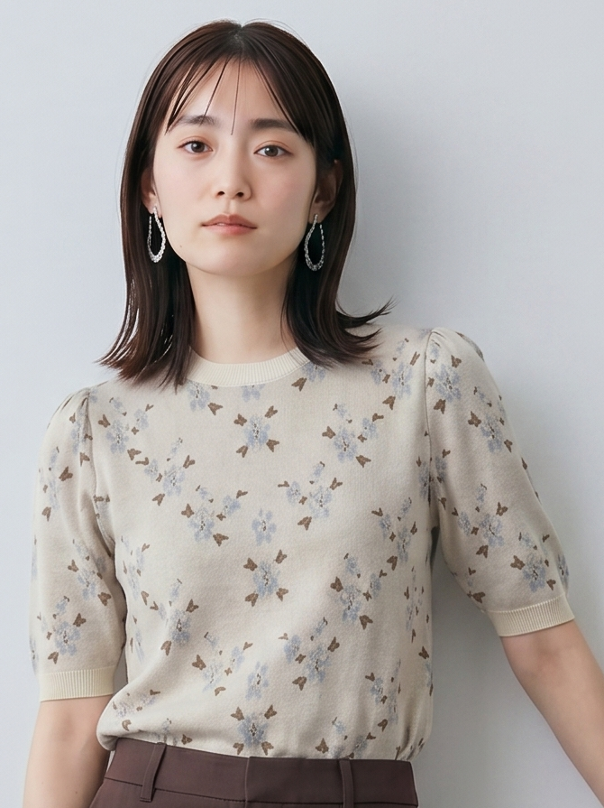 小碎花提花泡泡袖針織上衣