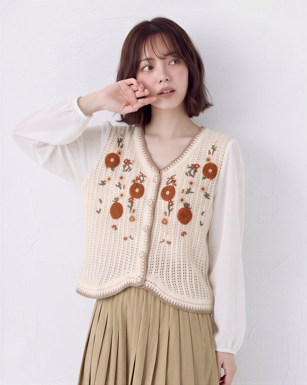 「秋季新品 」花朵刺繡波浪下擺針織衫