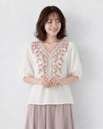 M-2XL 白色V領 | 刺繡泡泡袖T恤