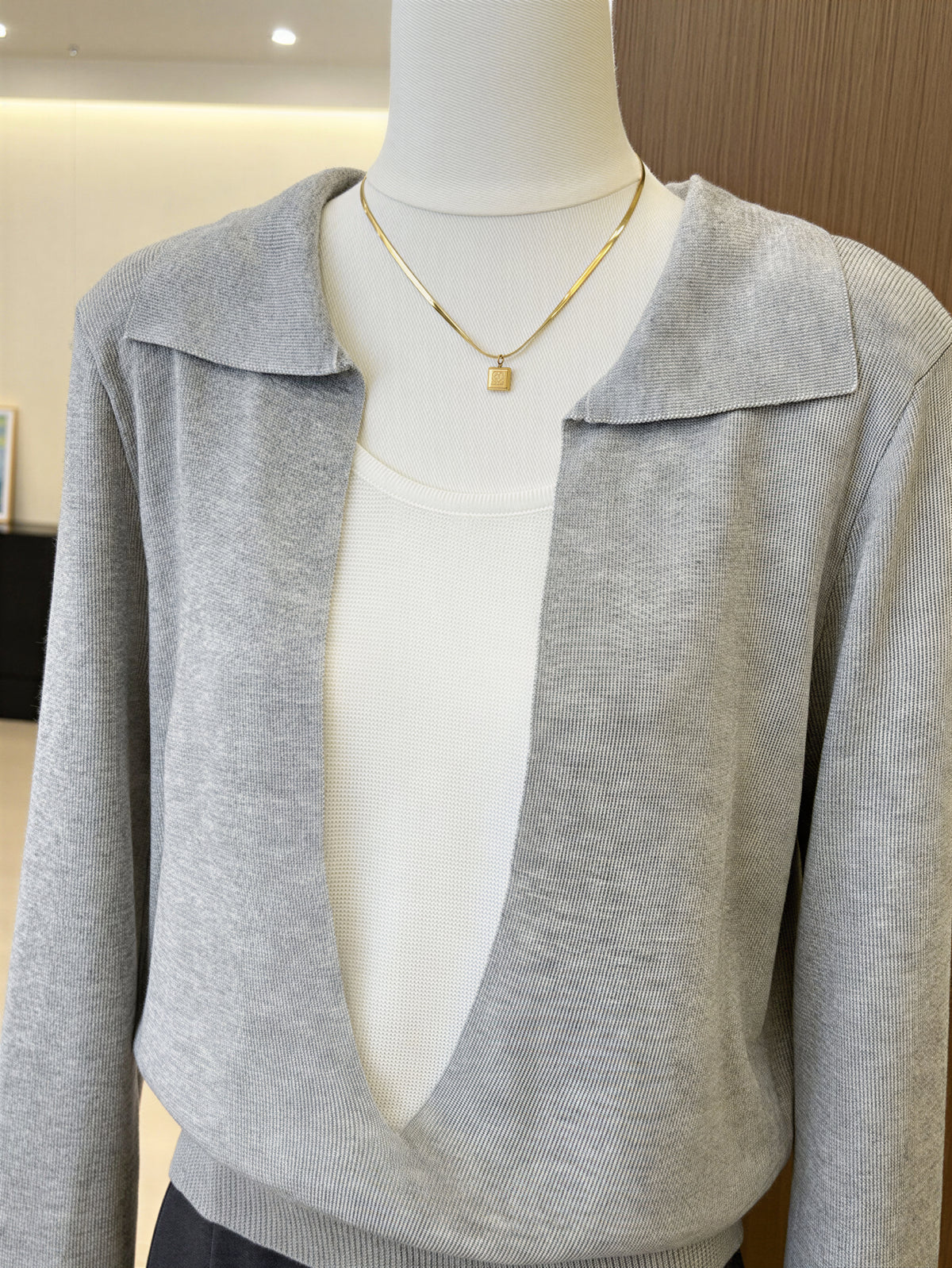 「兩色」S-XL 翻領深V拼接 | 收腰假兩件針織衫