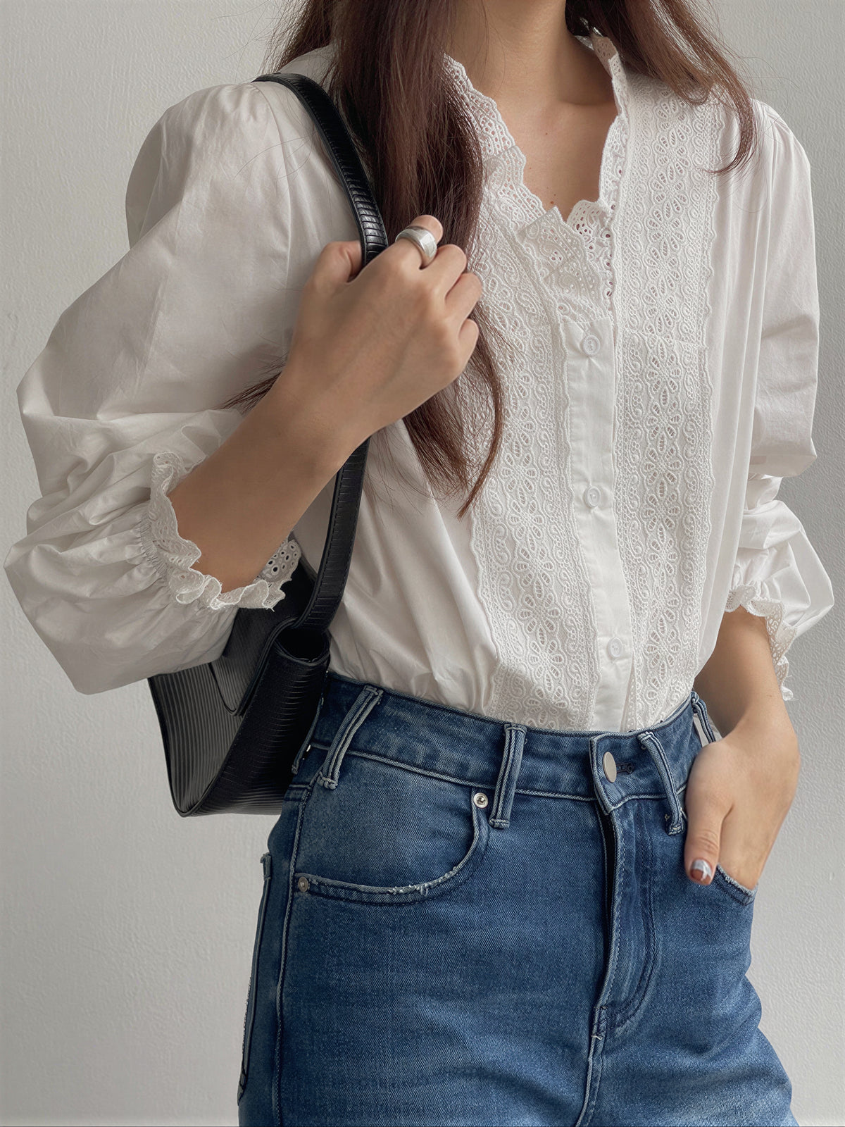 「秋季新品 」白色蕾絲拼接花邊領襯衫