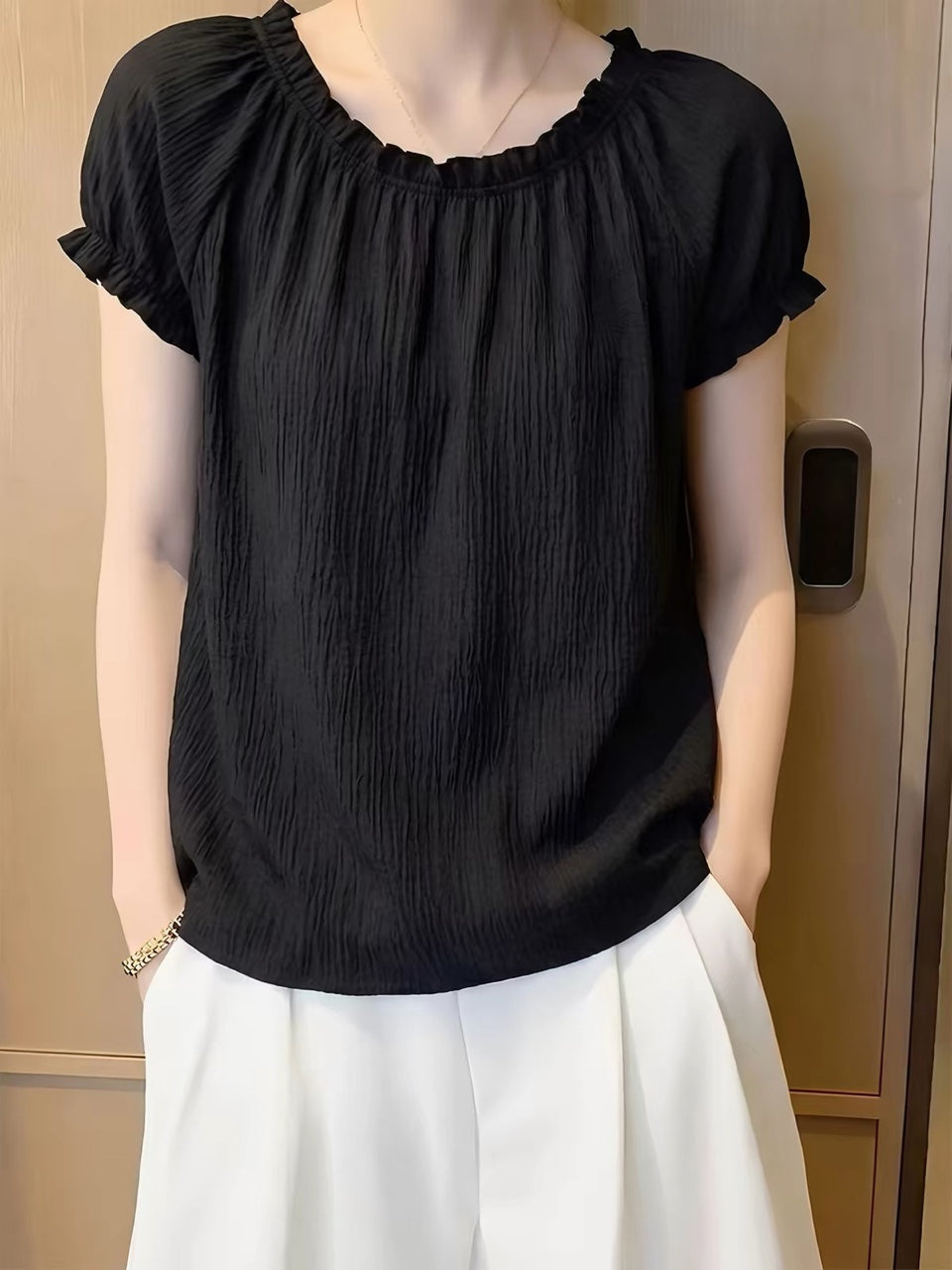 S-2XL 黑色木耳邊抓皺短袖上衣