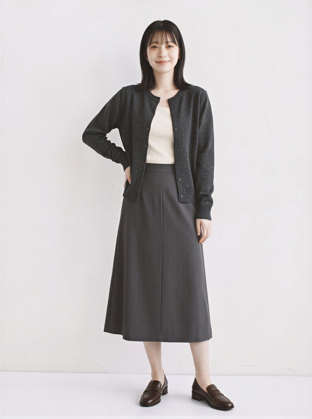 「秋季新品 」「兩色」圓領滿版印花淺米色針織開襟衫