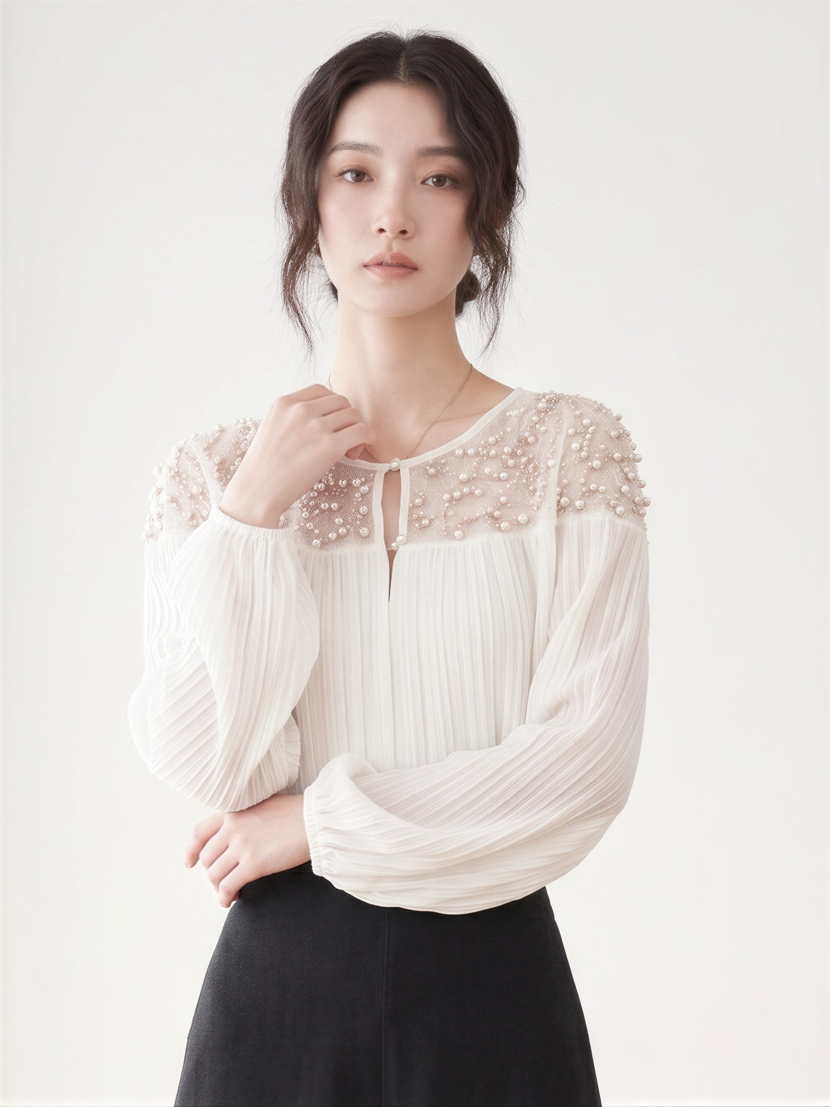 「兩色」「秋季新品 」S-2XL 釘珠刺繡壓褶襯衫