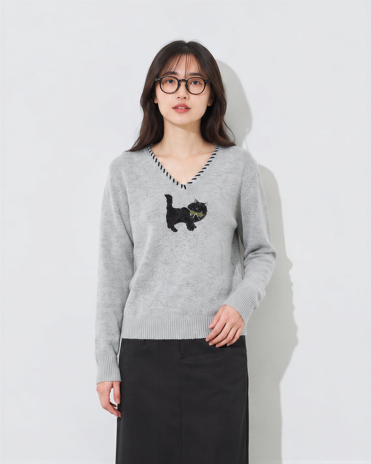 「兩色」S-XL V領鏤空滾邊 | 小貓圖案長袖針織衫