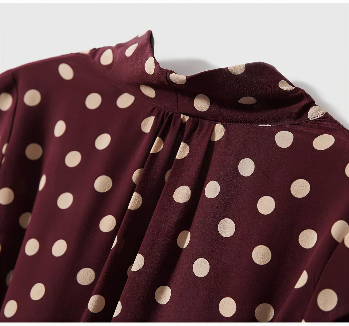 V領收腰波點茶歇洋裝