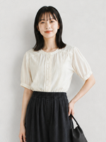圓領壓摺刺繡感襯衫
