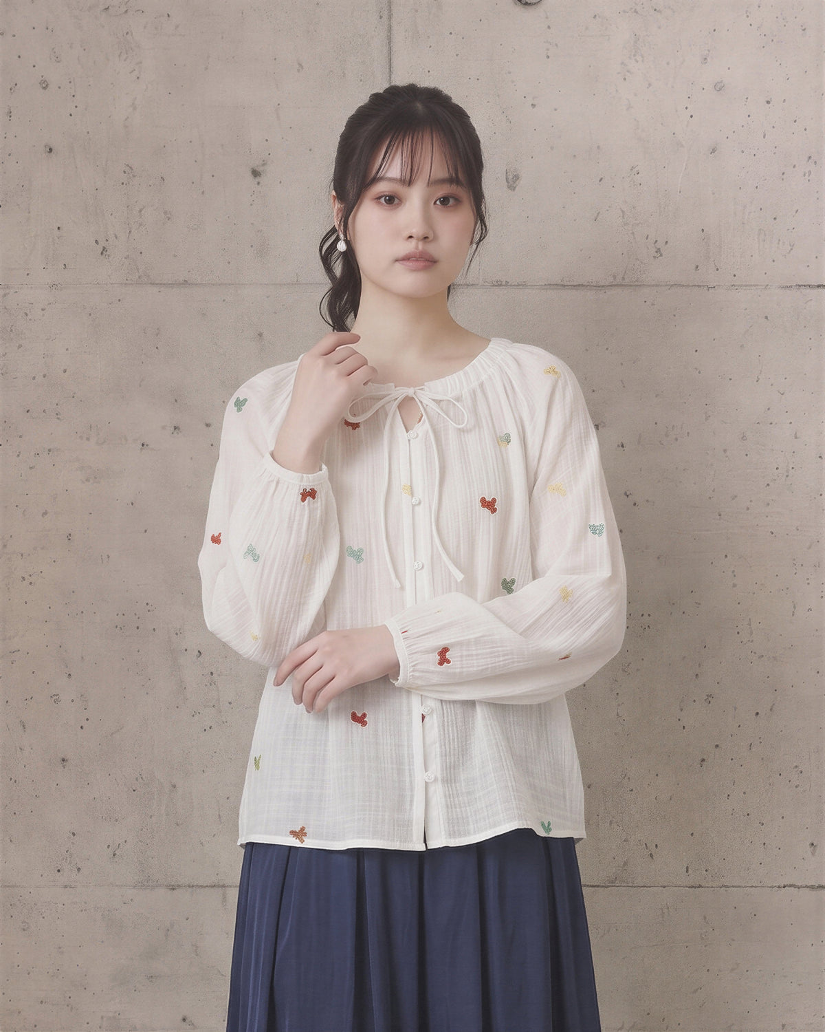 S-XL 白色荷葉邊 | 綁帶刺繡襯衫