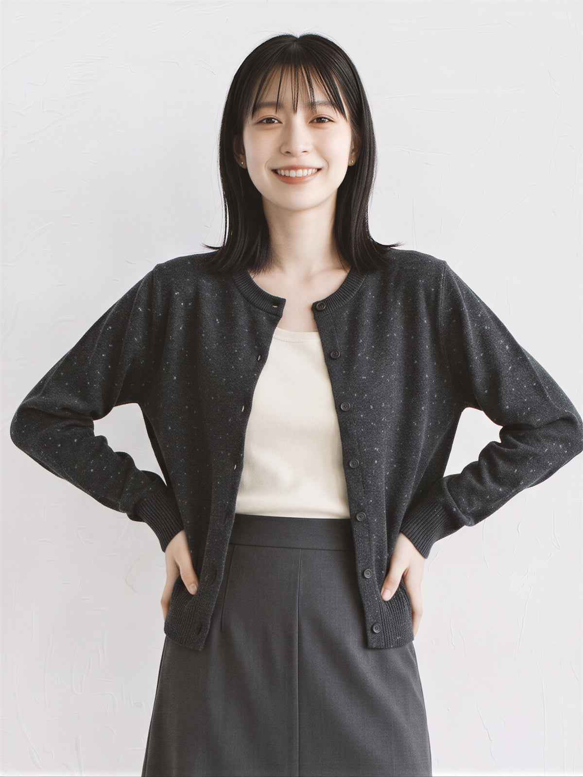 「秋季新品 」「兩色」圓領滿版印花淺米色針織開襟衫