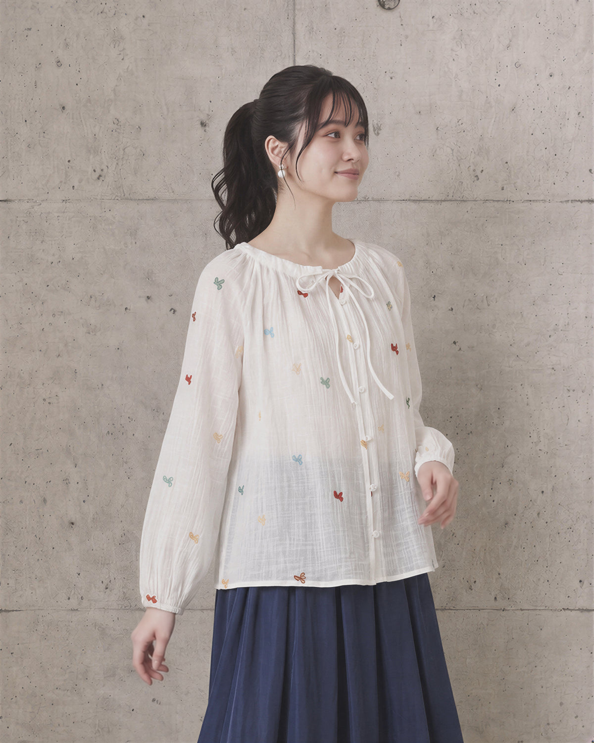 S-XL 白色荷葉邊 | 綁帶刺繡襯衫