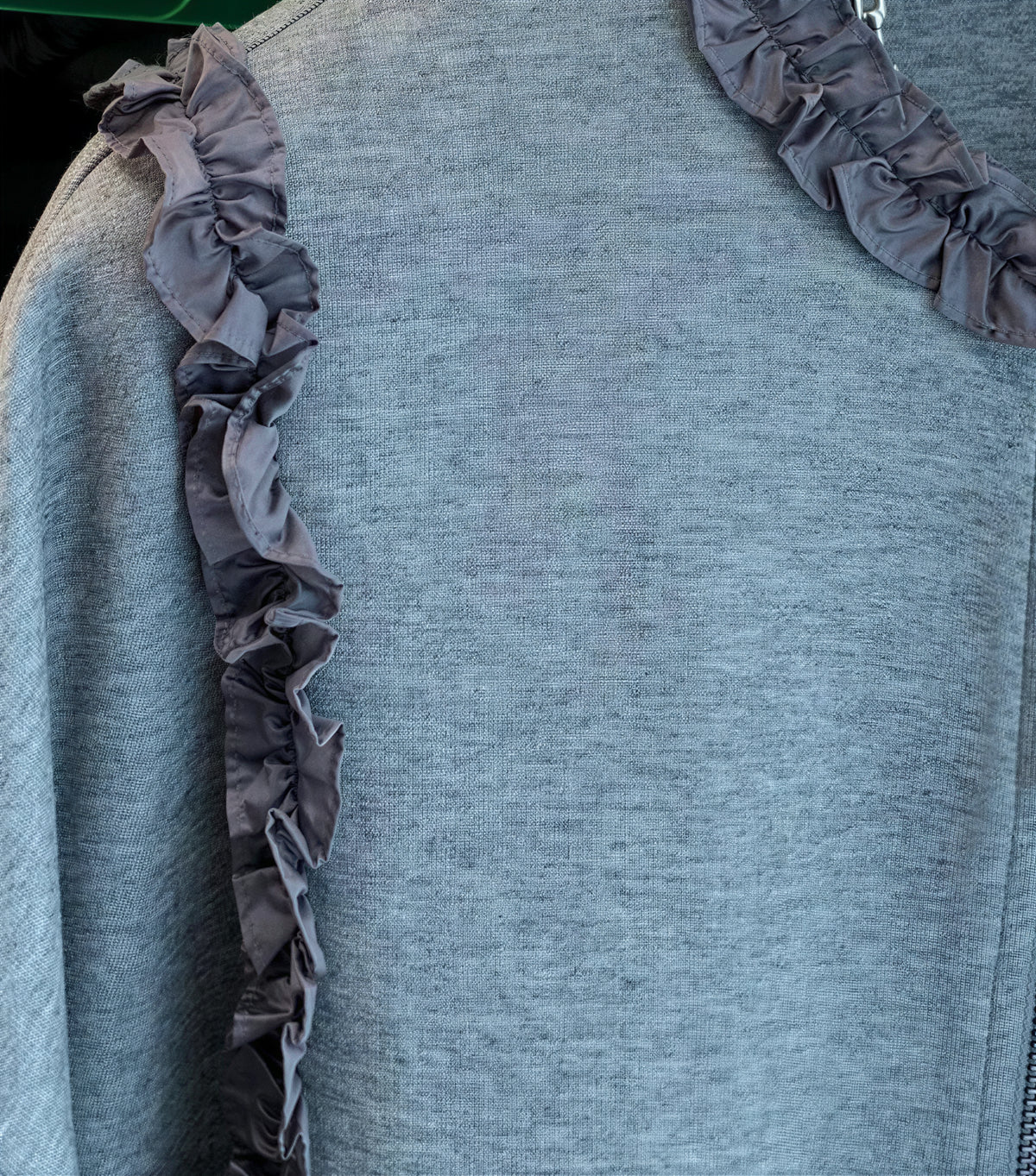 「兩色」「秋季新品 」 M-2XL 荷葉邊寬鬆短版夾克