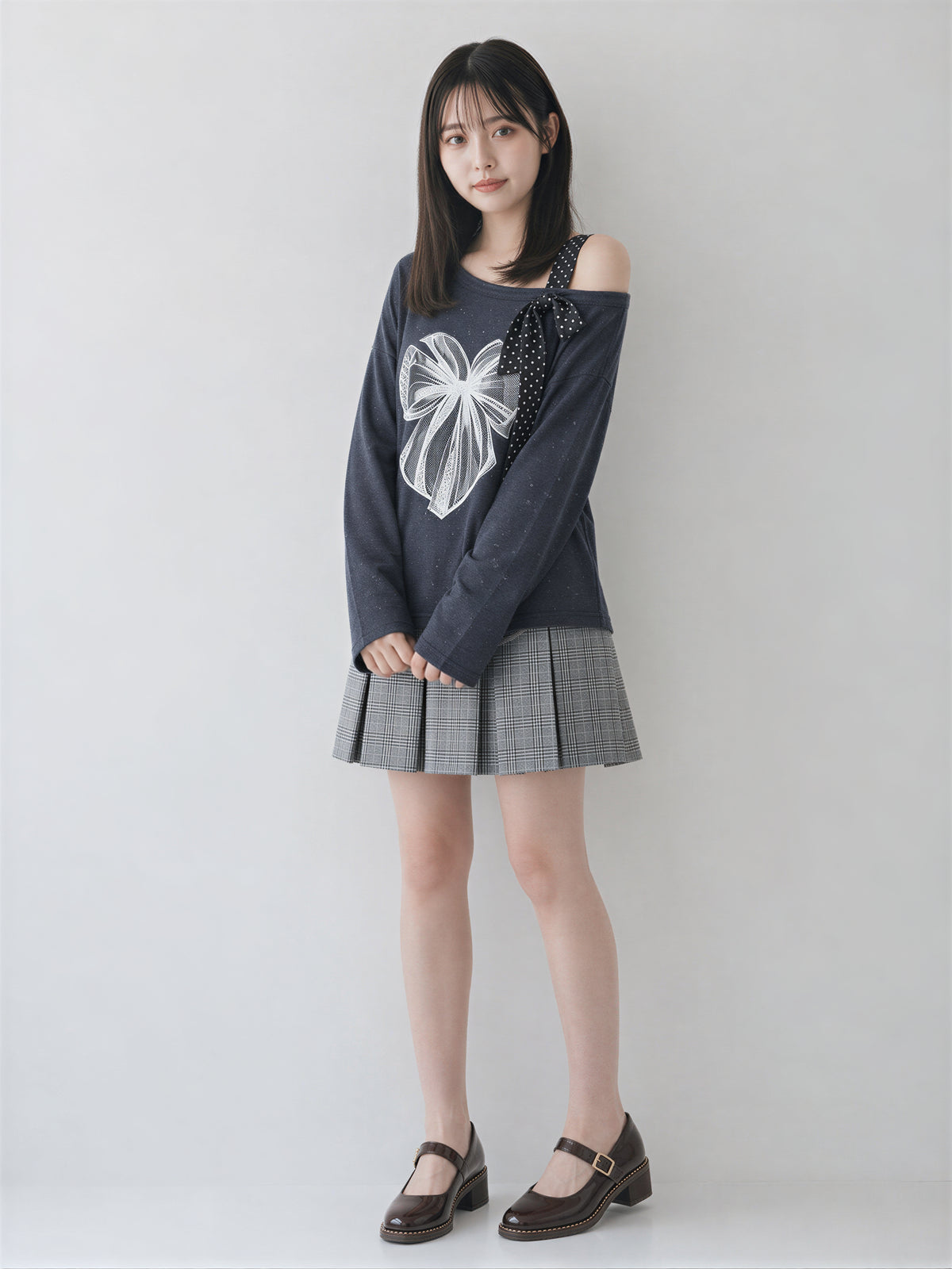 「兩色」M-2XL 露肩蝴蝶結印花長袖T恤