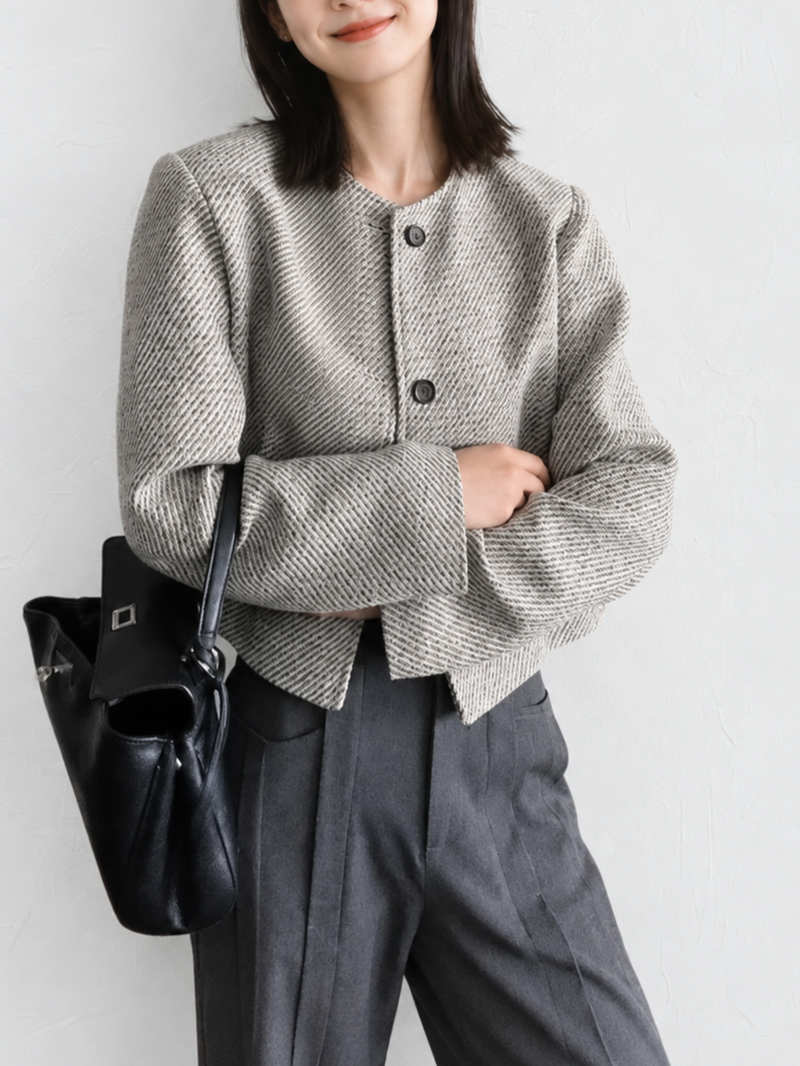 「秋季新品 」圓領立體肩線短版外套