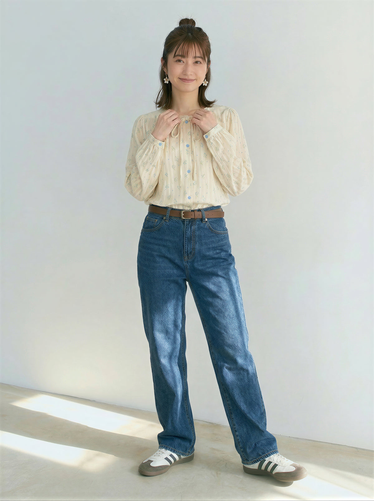 綁帶圓領碎花皺褶感長袖襯衫