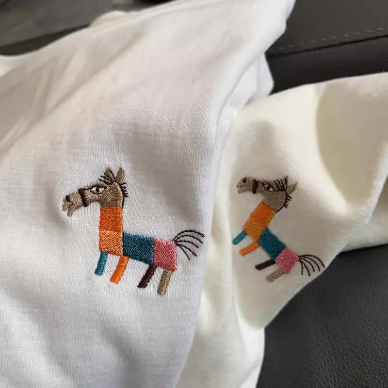 簡約圓領小馬刺繡T恤
