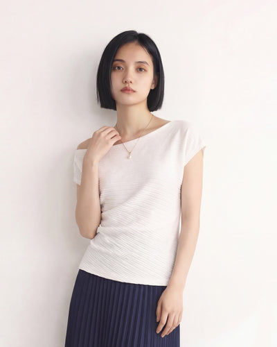 不對稱斜一字領抓皺收腰短版上衣-淺米色-XL