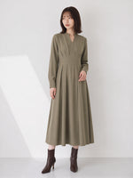 「兩色」「秋季新品 」 M-XL 收腰V領褶襉洋裝