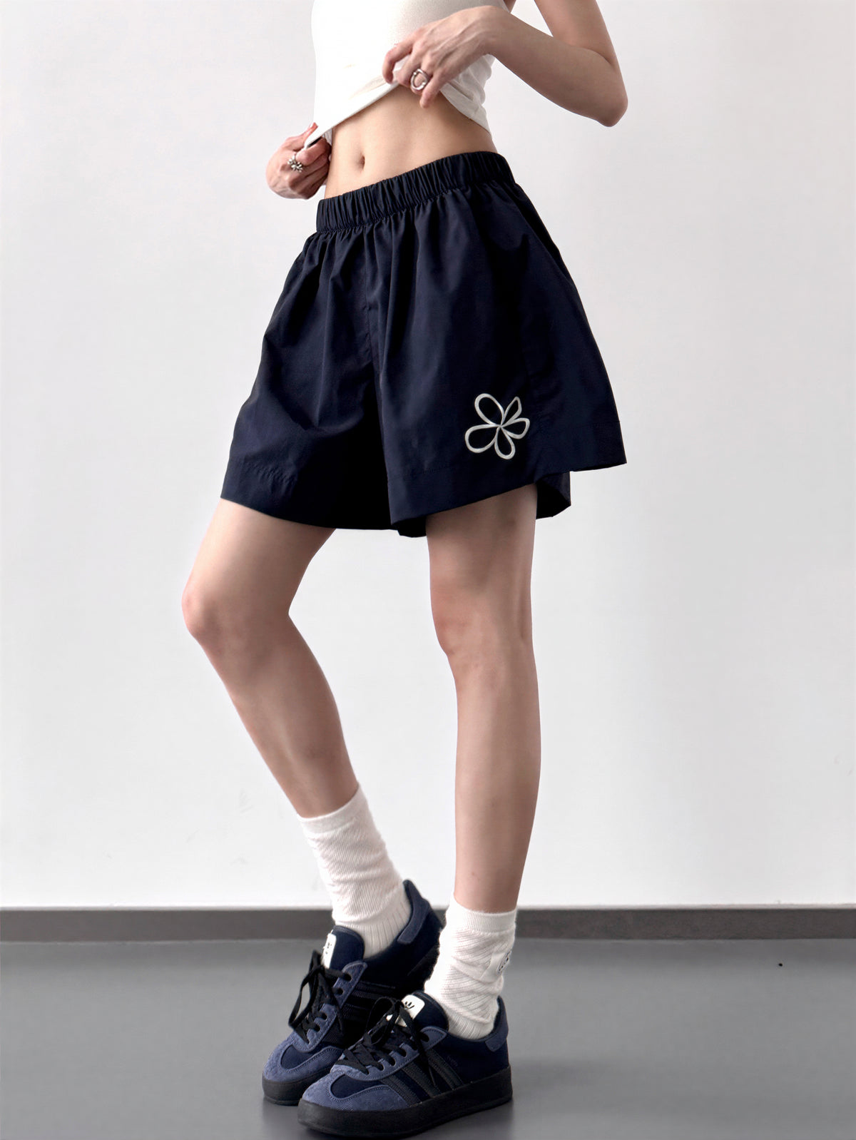 鬆緊高腰花朵印花寬褲短褲-藏青色-2XL