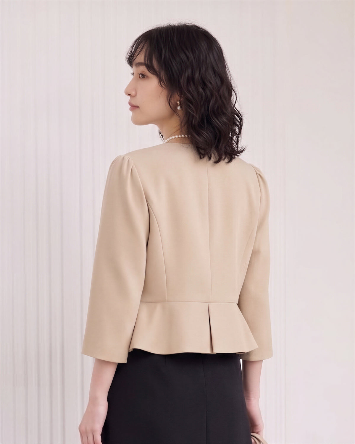 「秋季新品 」「兩色」S-2XL 品質圓領短版收腰西裝外套