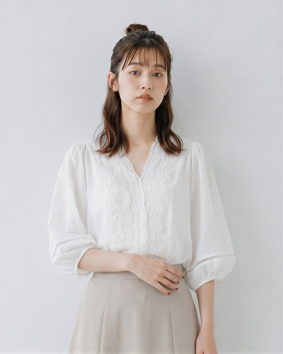 V領蕾絲拼接泡泡袖雪紡襯衫-白色-2XL