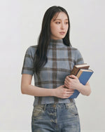 半高領格紋修身內搭上衣