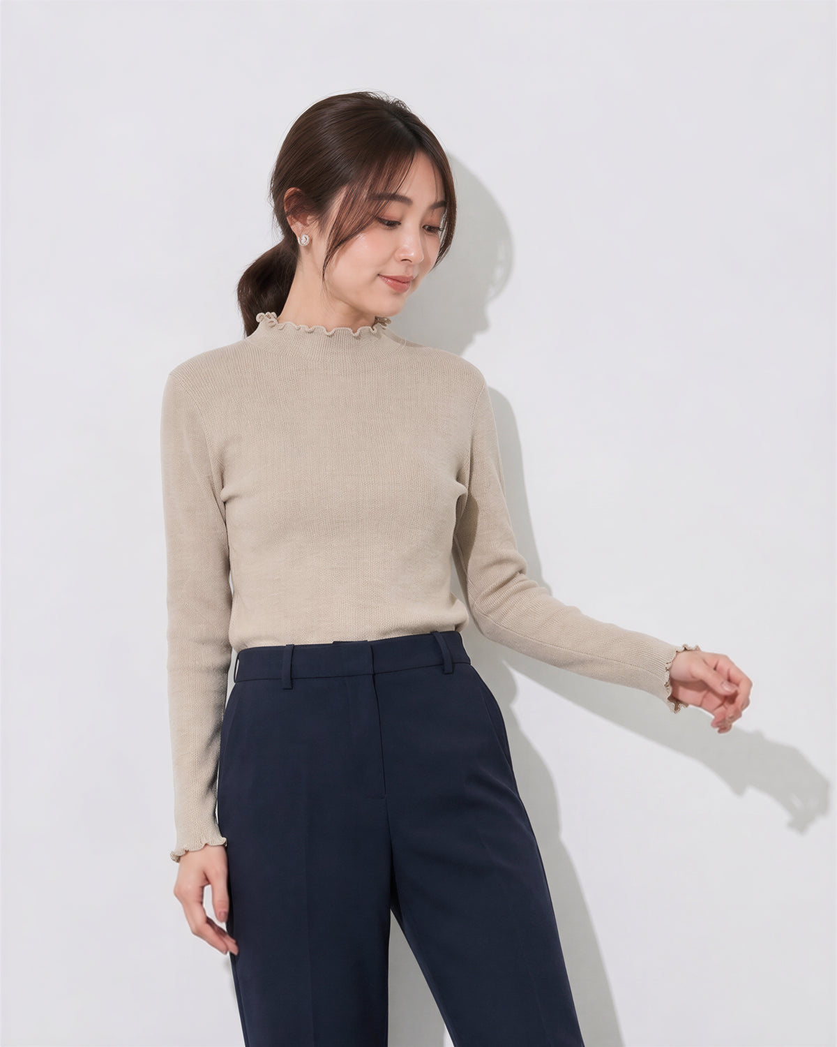 「兩色」S-2XL 木耳邊半高領修身針織衫