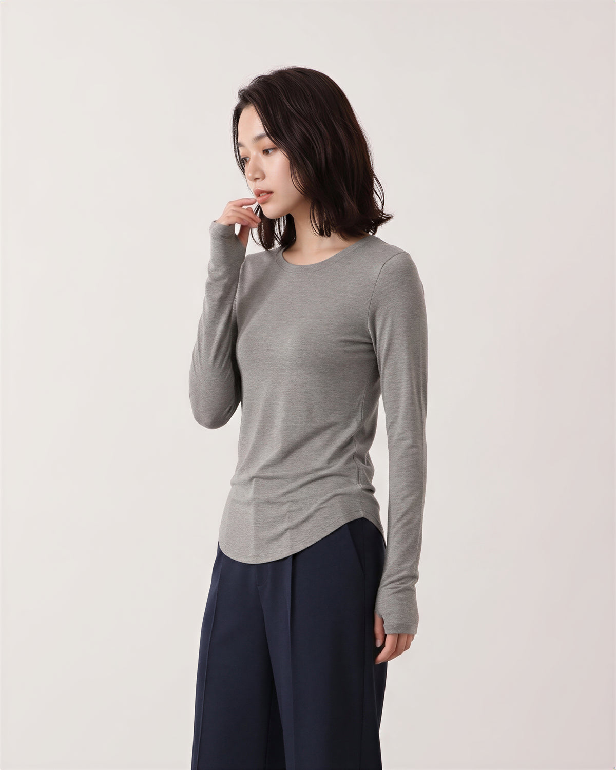 「秋季新品 」「兩色」S-2XL 圓領莫代爾修身打底長袖T恤