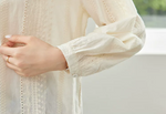 「秋季新品 」「兩色」M-2XL 立體壓褶蕾絲拼接燈籠袖襯衫