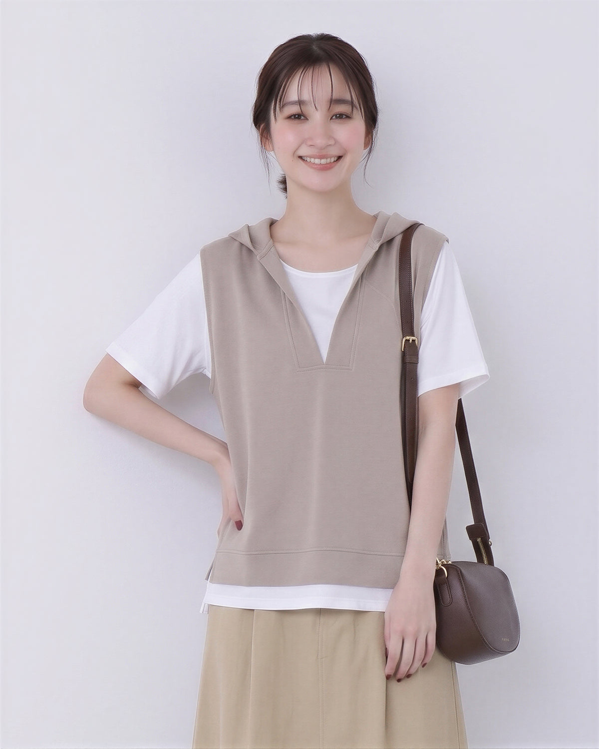 「兩色」M-3XL 連帽V領開衩假兩件T恤