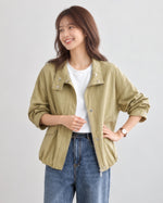 「兩色」「秋季新品 」M-L 品質甄選 高立領寬鬆插肩夾克