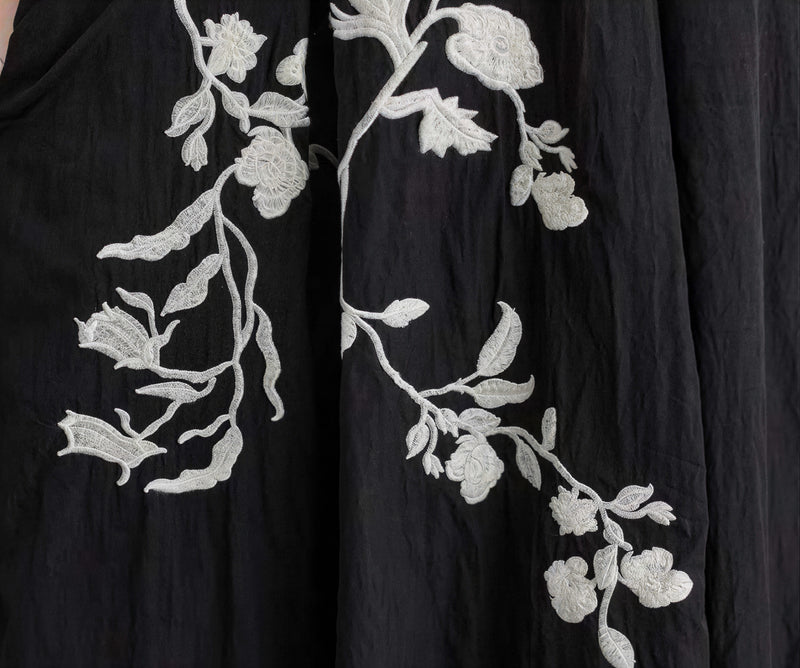 黑色刺繡拼接抽摺短袖洋裝
