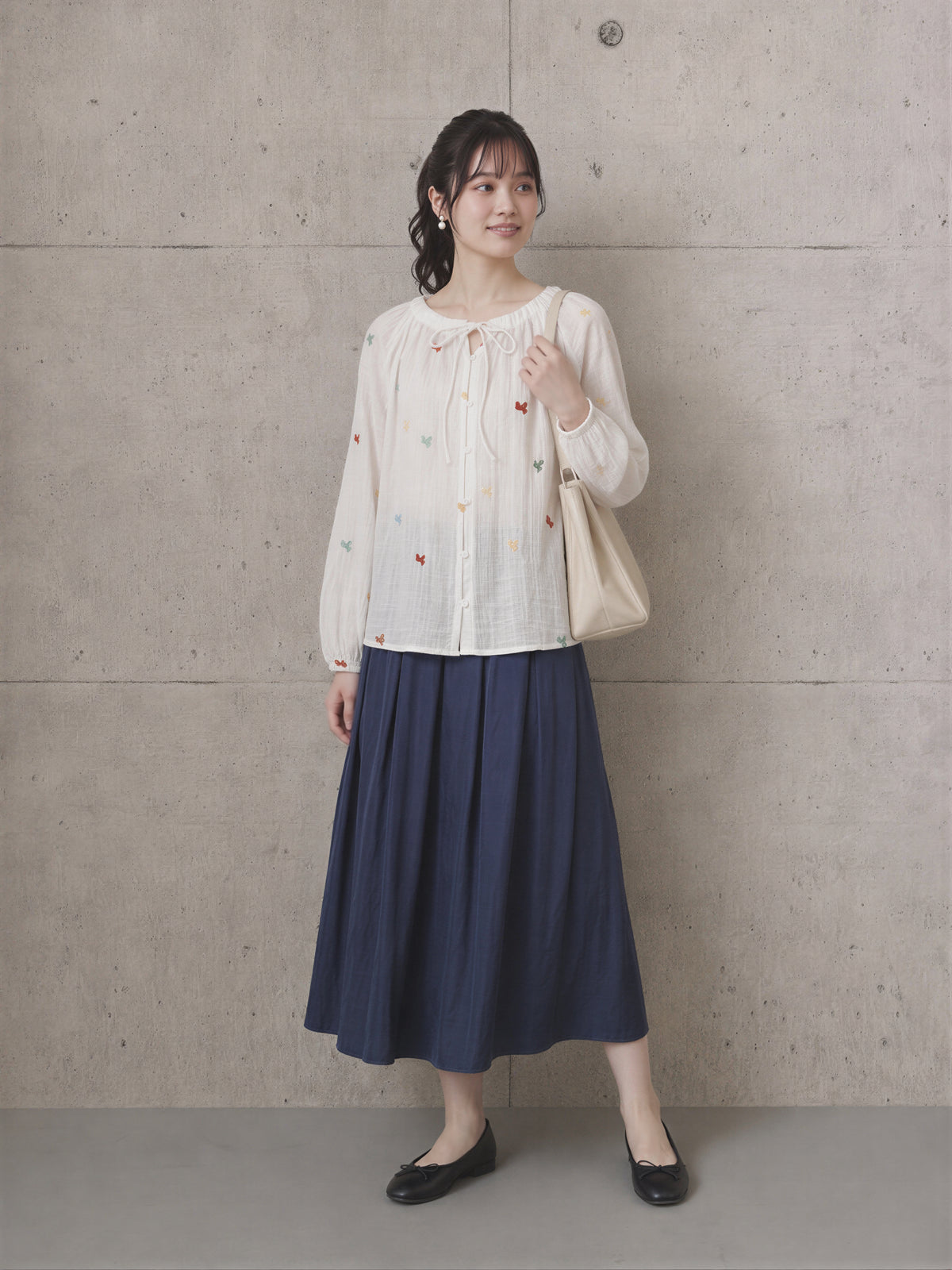 S-XL 白色荷葉邊 | 綁帶刺繡襯衫