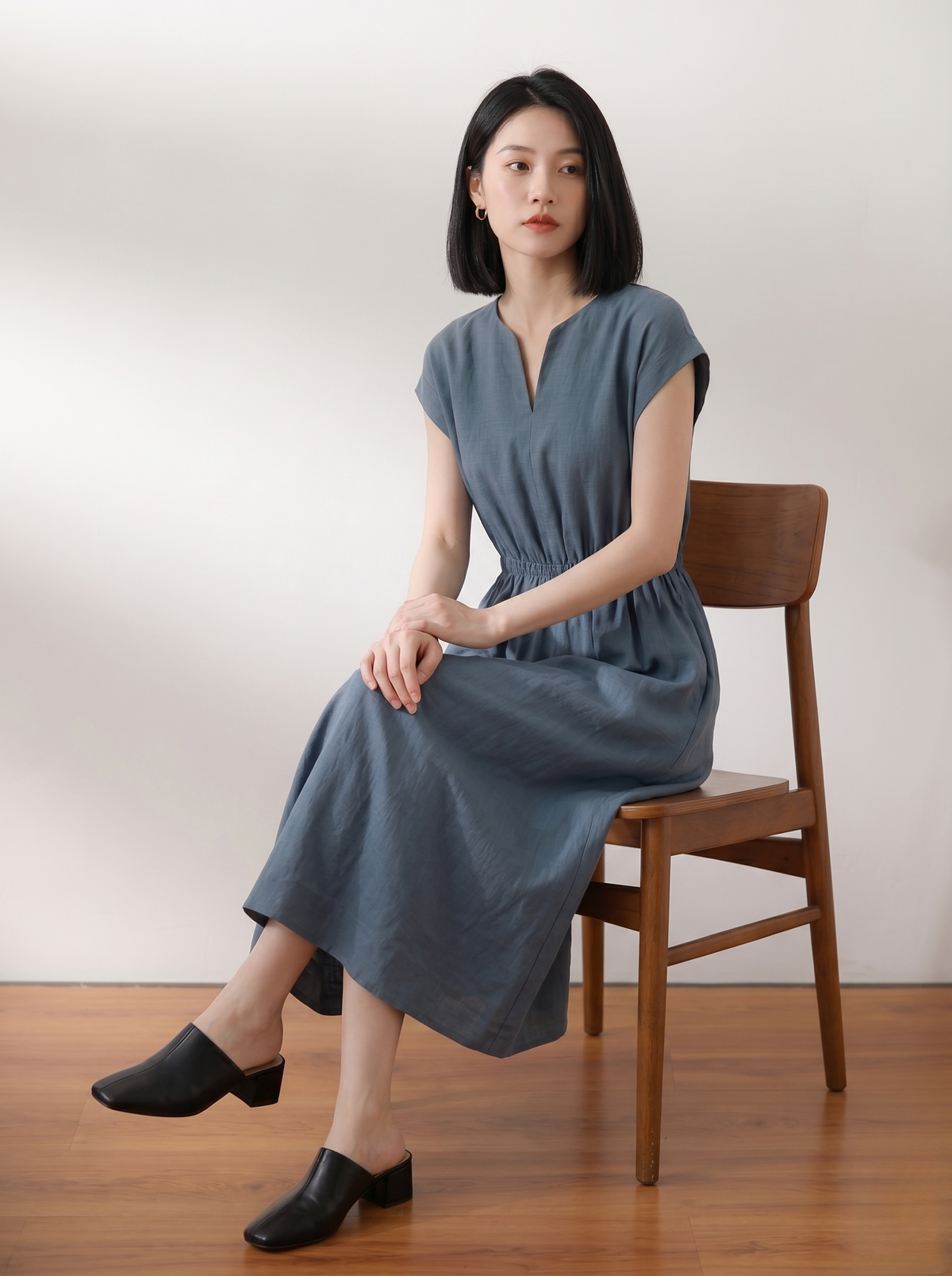 V領收腰長版亞麻洋裝