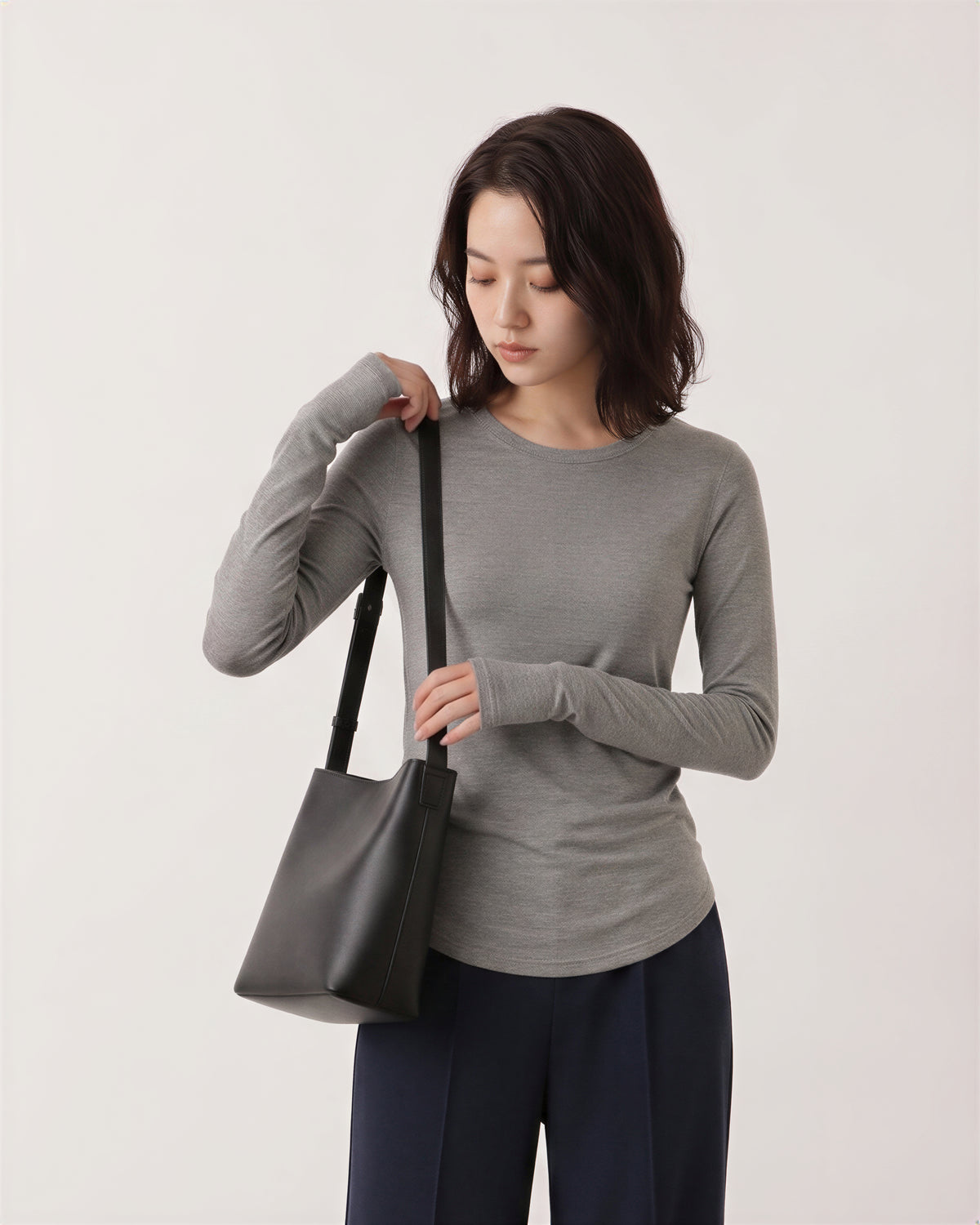 「秋季新品 」「兩色」S-2XL 圓領莫代爾修身打底長袖T恤